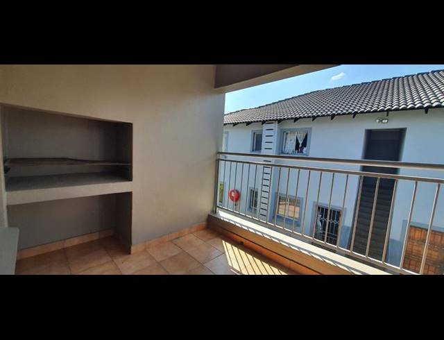 2 BEDROOM APARTMENT FOR SALE IN CRYSTAL PARK